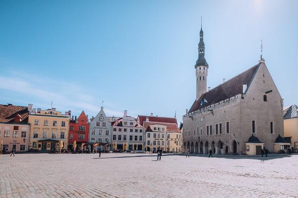 Suvine Tallinna vanalinna Raekoja plats