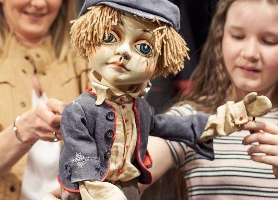 Guided tours in The Museum of Puppetry Arts