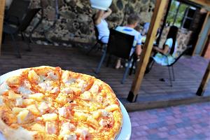Järiste Pitsa delicious pizza invites you to eat