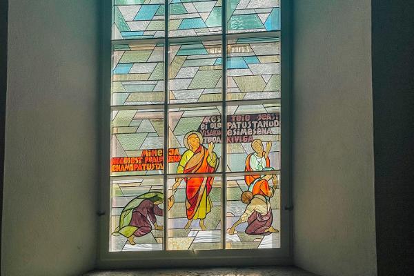 Tallinas Jāņa baznīcas vitrāžas logs