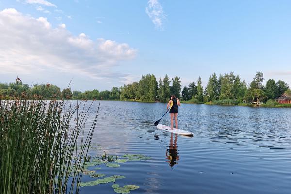 Аренда SUP-доски на запрудном озере Ряпина