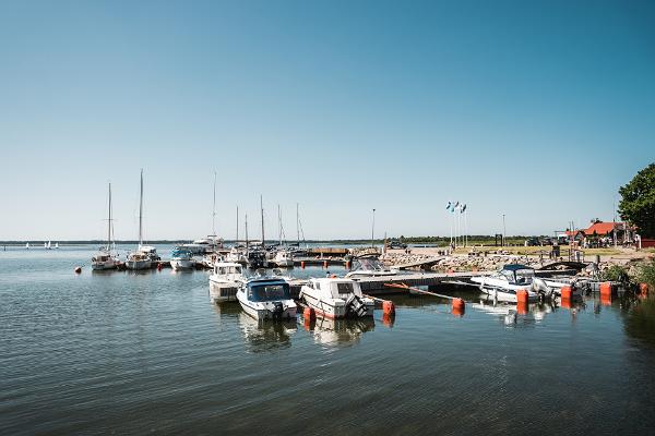 Hafen von Orjaku