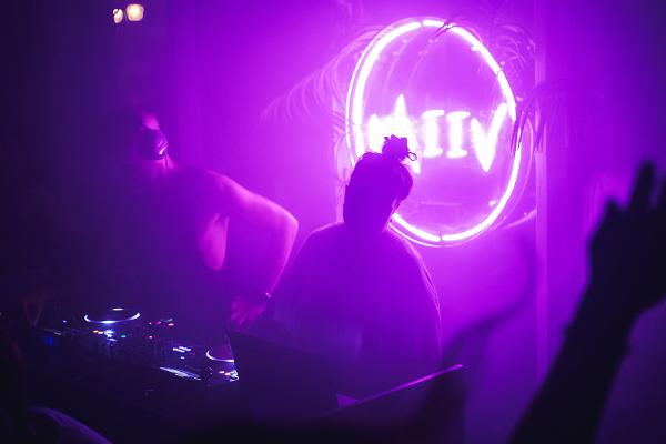 Kulturbaren Naiivs DJ och fest