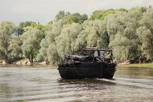 Historic barge sailing on the River Emajõgi