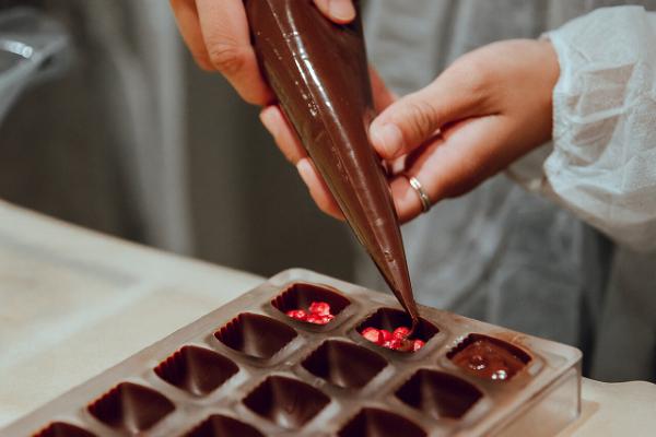 Kalevs Godis Mästarverkstad om tillverkning av marsipan och choklad