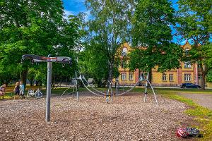 Lasten leikkikenttä Pärnussa Munamäen puistossa