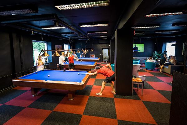 KingPool lounge and billiards