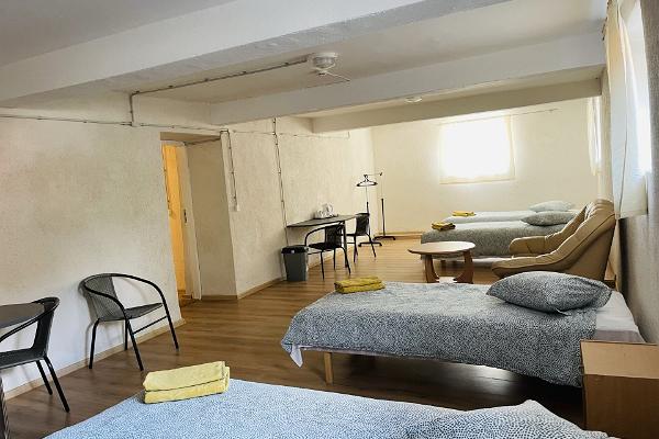 Endla hostel keldrikorruse nelja inimese toavaade