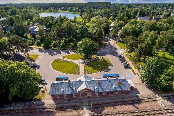 Здание железнодорожного вокзала в Элва