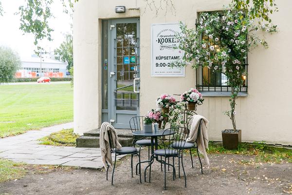 Miniohukaiskahvila Kooker Kadaka-tiellä