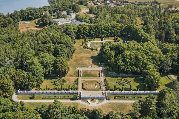 Oru park Toilas - vaade lossiplatsile linnulennult