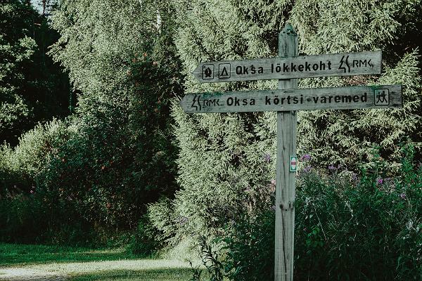 Eichen-Laubwiese von Oksa und Urlaubsort in Soomaa