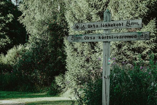 Oksa oak meadow and resting place at Soomaa