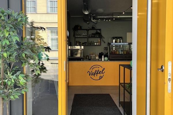 Sisäänkäynti – kahvila Vaffel