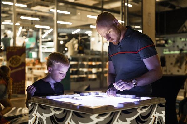 Wissenschaftszentrum SkyLab zum Handanlegen im Super Skypark