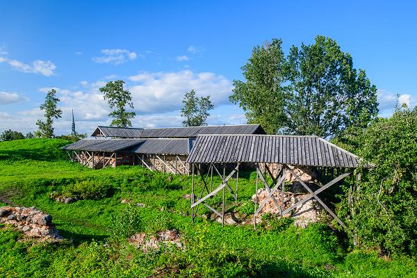 12. gadsimta Otepē bīskapa pils drupas