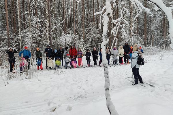 Soomaa.com Wanderungen mit finnischen Tretschlitten