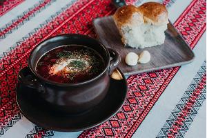 Gasthaus Hutorok mit ukrainischer Küche