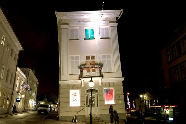 Schiefes Haus in Tartu