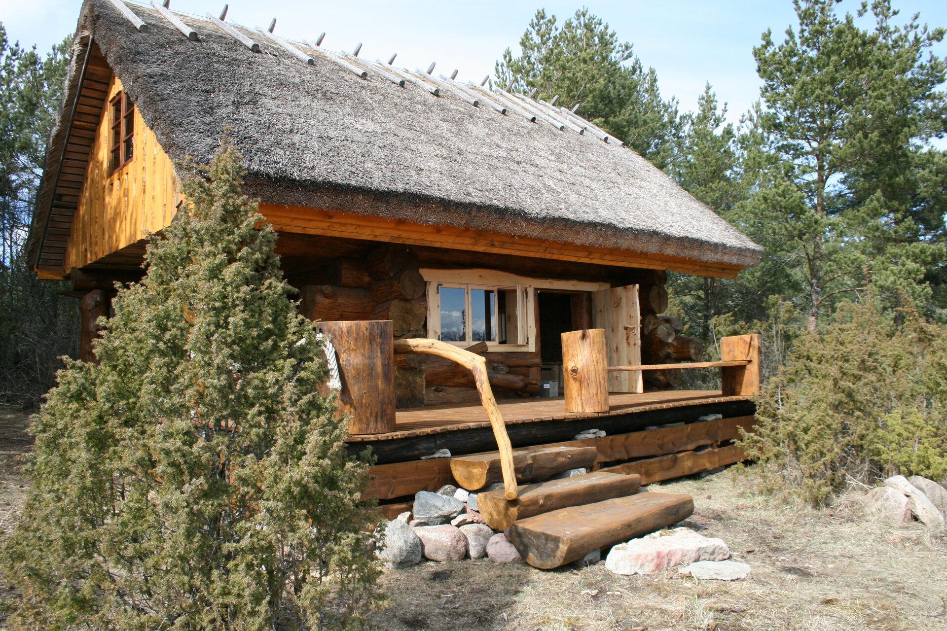 Sarve primitive holiday cabin