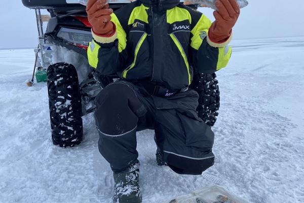 Vinterfiske med Pärnus Fisktaxi