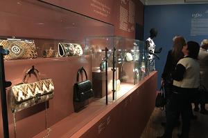  Adamson-Eric-Museum – Immer in Mode. 100 Jahre Handtaschen