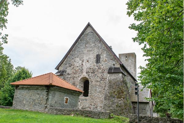 Käina church ruins