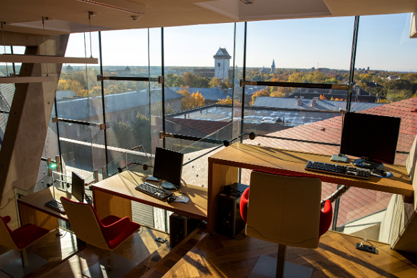 Tartu Universitātes Narvas Koledžas konferenču centrs