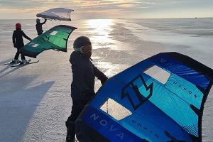 Wingsurf-Wintertrainings und Verleih am Strand von Pärnu