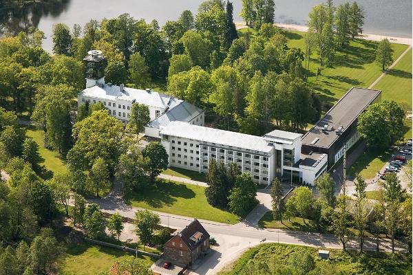 Pühajärve Spa & Semestercentrum aerofoto på sommaren