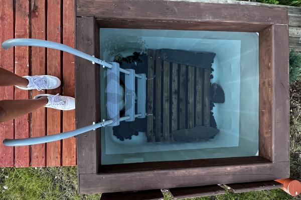 Therapeutic and refreshing shungite hot tub at Metsakuurort