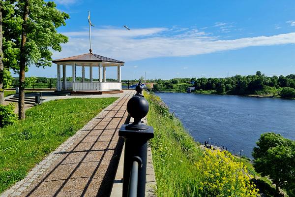 Narva park "Pimeaed" ja ülemine promenaad