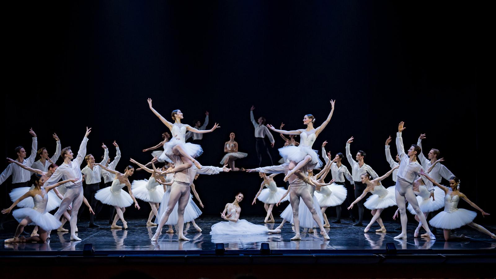 Estonia-teatterin kauden 2023–2024 lipunmyynti on alkanut!