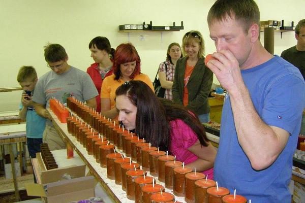 Посещение свечной фабрики в Выхма