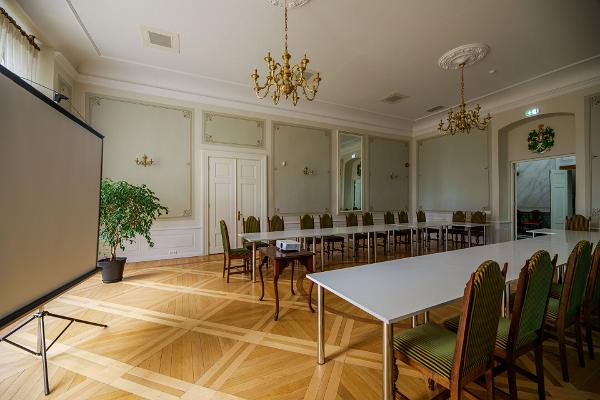 Seminar rooms in Saka manor