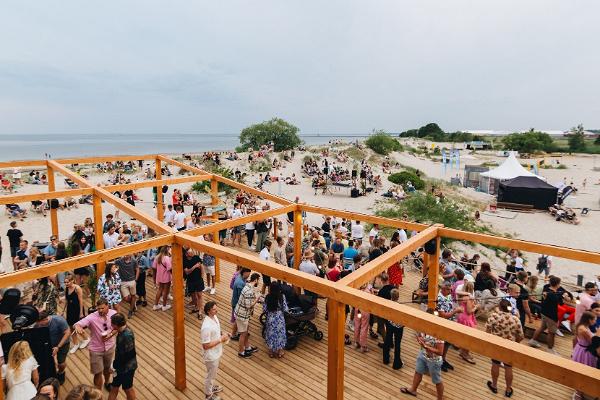 Opening of the Düün beach area
