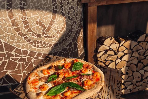 Queso-pitsaravintolan aidot italialaiset pitsat