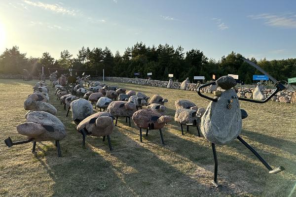 Tematiskais akmens aitu skulptūru parks "Lambakogu" Sāremā