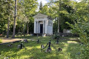 Kudjape Graveyard