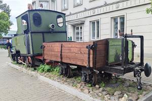 Pärnun kapearaiteisen rautatien muistomerkki