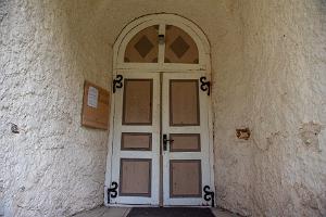 Emmaste kiriku uks
