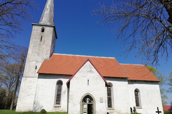 Церковь Святого Николауса и прицерковное кладбище в Виру-Нигула