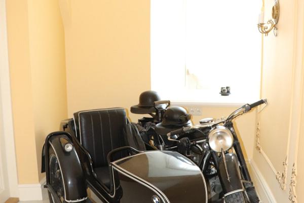 Muuga Art Manor - sidecar motorcycle