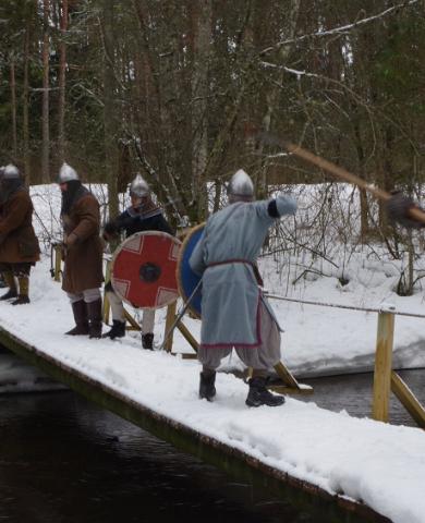 Eepiline viikingite näidislahing ja varustuse demonstratsioon