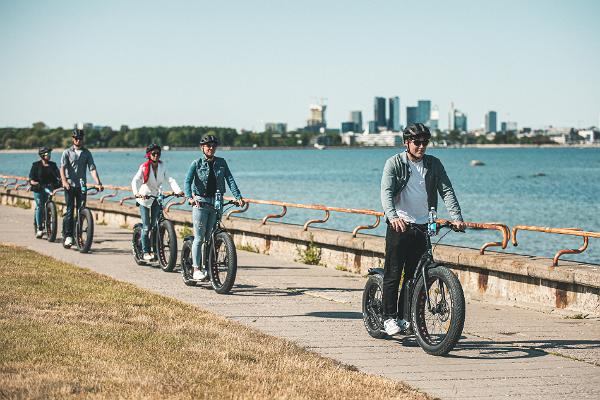 Tallinas pilsētas ekskursija ar E-bike elektriskajiem velosipēdiem vecpilsētā, Kadriorgā un Piritā 