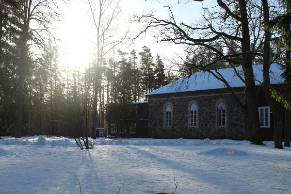 UKI Uulu Kirik Kultuuri-ja Puhkeküla, talvine vaade kirikule