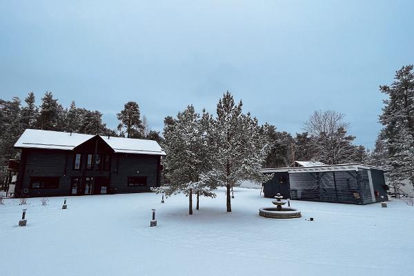 Peipsi Villad peamaja väljast talvel