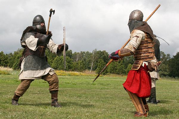 Muinassõdalaste laager: ajalugu, viikingid ja mõõgavõitlus