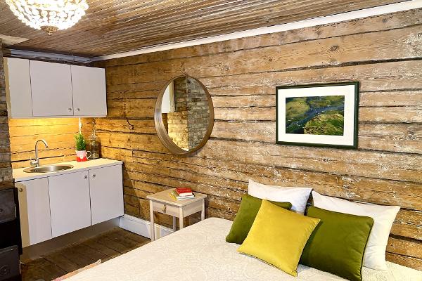 BOUTIQUE HOTEL MARTA 8 . DoubleRoom with kitchenette and shared shower_1901 wooden logs