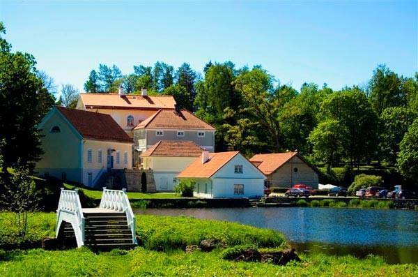 Romantic Northern Coast – discovering Lahemaa National Park, food tour, fishing villages, hike in a bog, manor, jägala waterfall